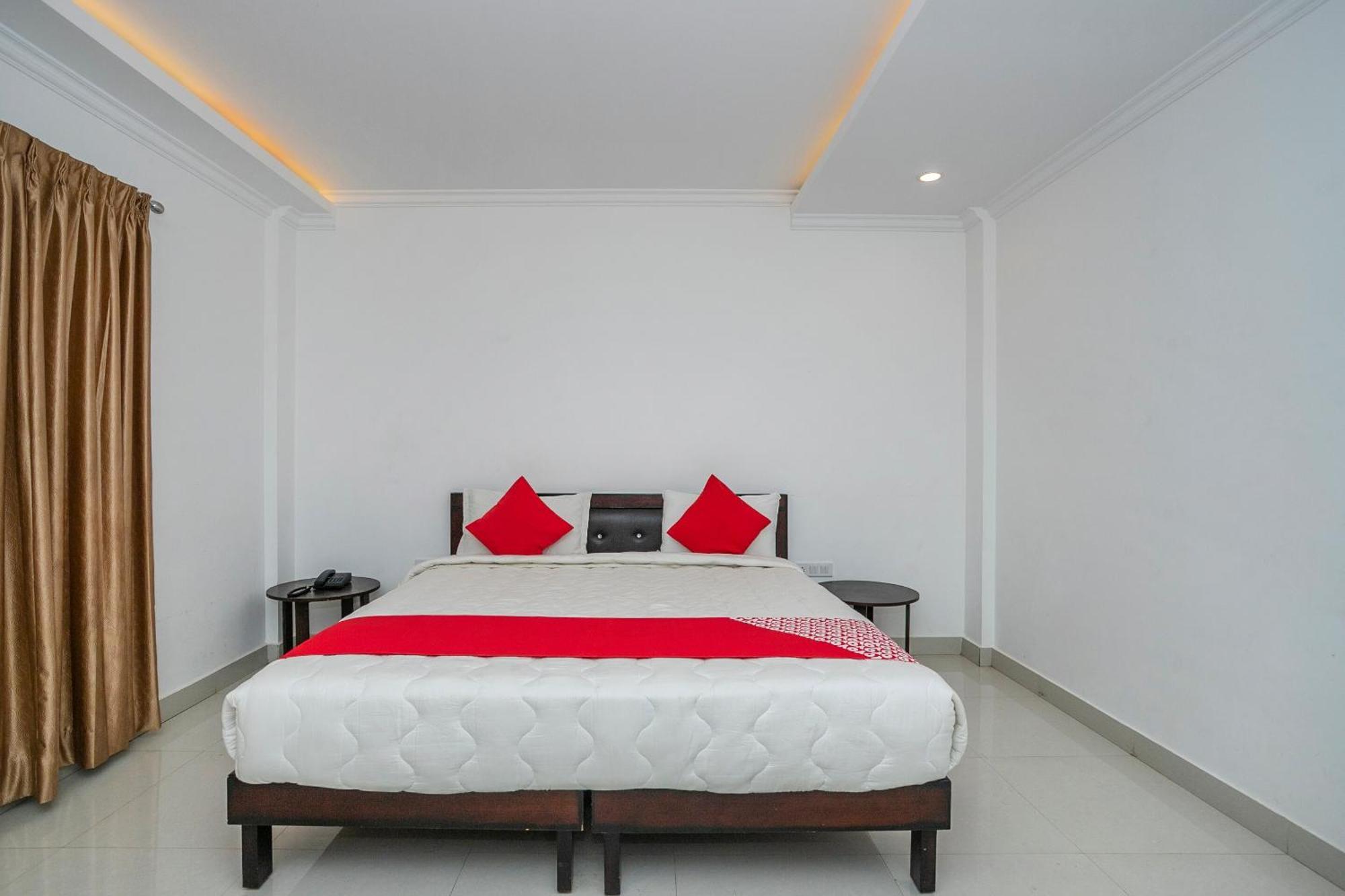 Hotel Collection O Cosmopolitan à Devanahalli Extérieur photo